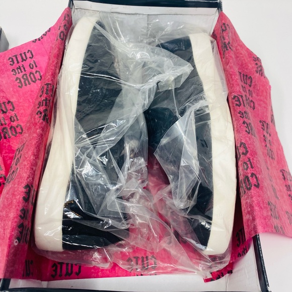 NWT Cute to the Core Black/White Sneakers Size 8 - Picture 12 of 14